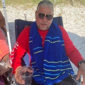 Meet your Posher, Erik manuel